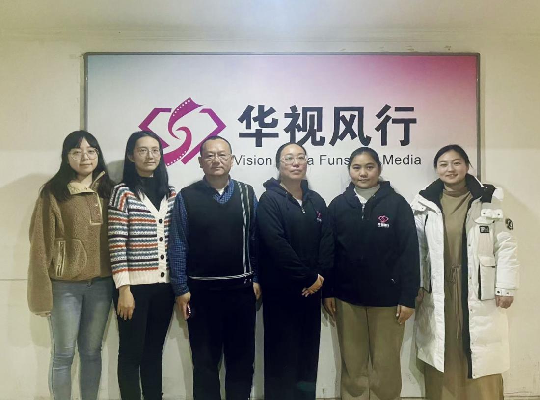 说明: 下午合照